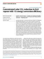 Concentrated solar CO2 reduction in H2O vapour with >1% energy conversion efficiency
